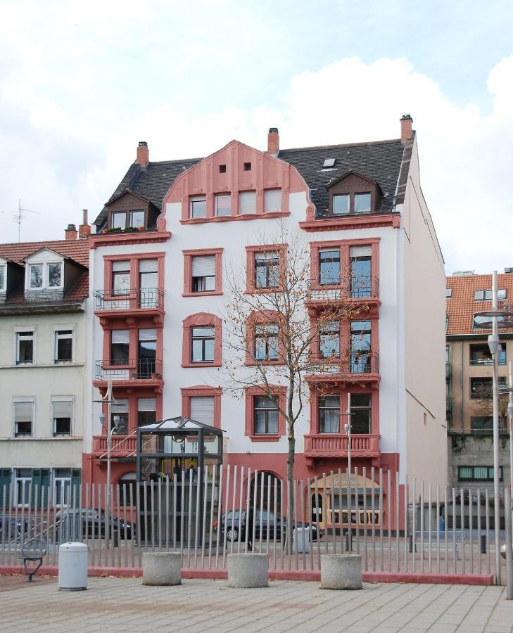 Gemuetliches Privatzimmer In Mannheims Stadtmitte Bagian luar foto