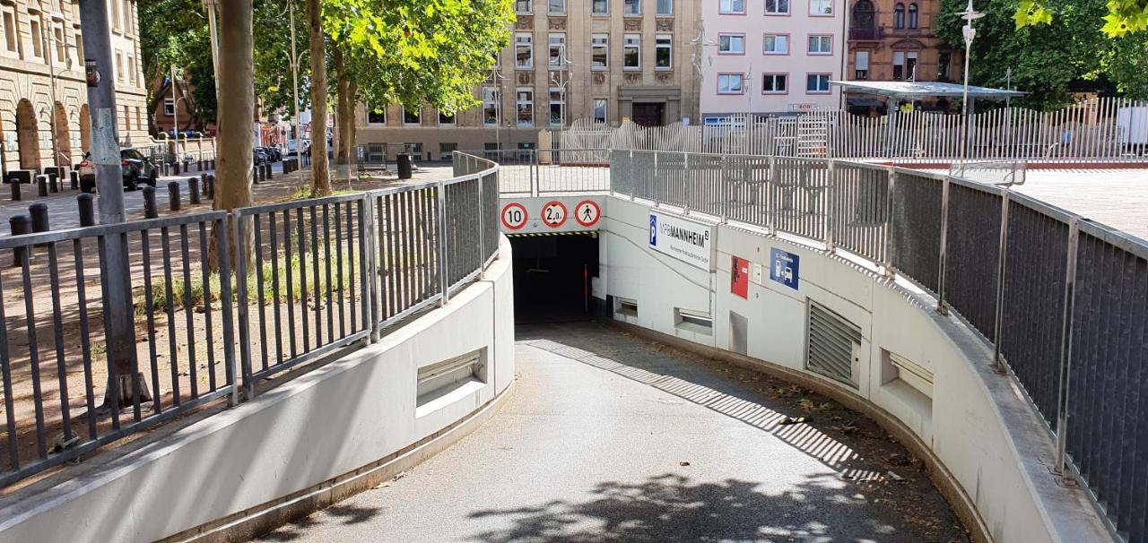 Gemuetliches Privatzimmer In Mannheims Stadtmitte Bagian luar foto